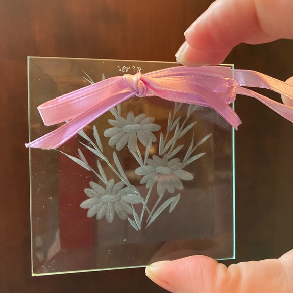 Set of 3 fine crystal sun catchers - Picture 3 of 4